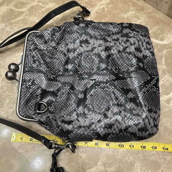 Patricia Nash Leather wide mouth Livata Kisslock Embossed Crossbody Smoke Python - Picture 10 of 16